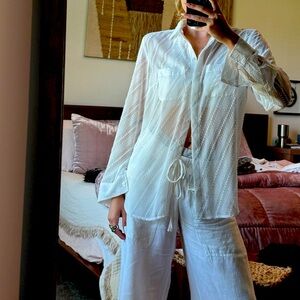 🤍😇🪽Ann Taylor See Through Blouse